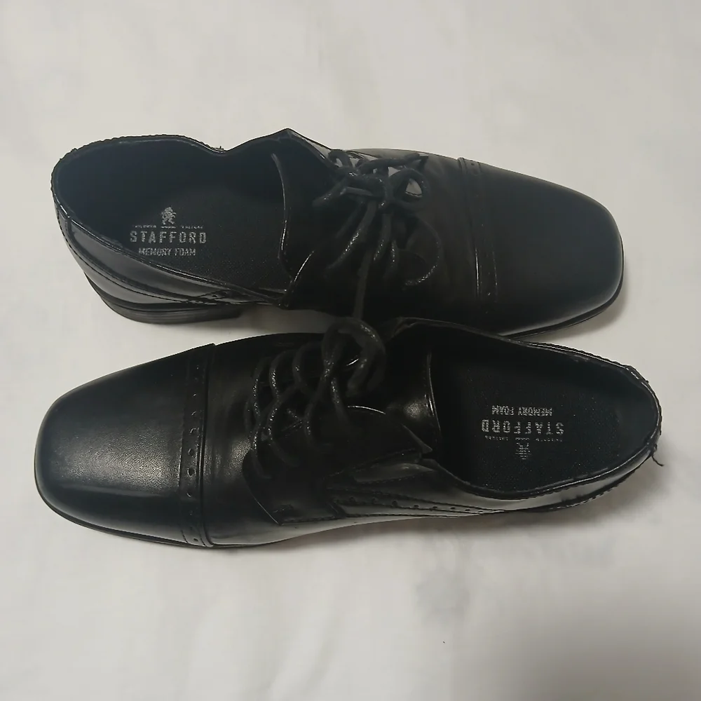 Stafford Black Dress Shoes with‎ Polished Leather Finish